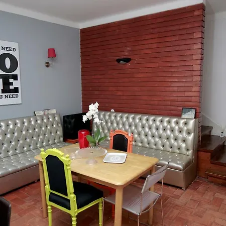 Hostal In Love