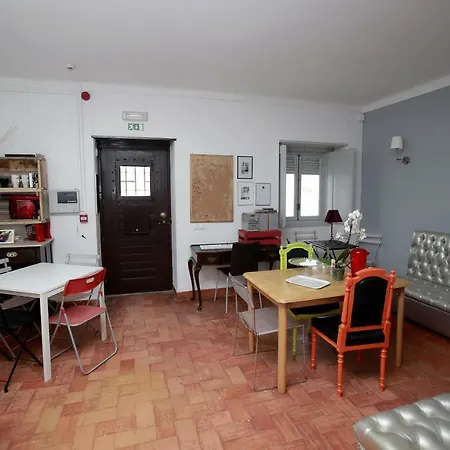 In Love Hostal *